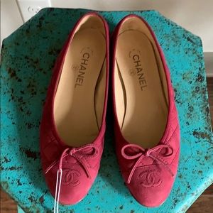 CHANEL dark pink suede ballerina flats